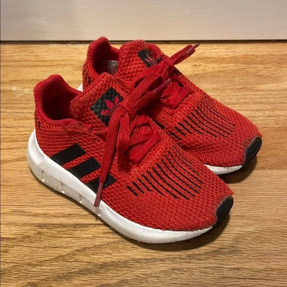 Toddler Adidas Red/Black Iconic 3 stripe running sneaker, size 9 - Picture 2 of 10